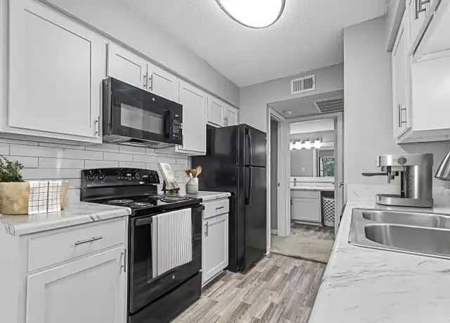 Property at Elliot Windsprint - 2305 Windsprint Way, Arlington, TX, 76014, 2 beds, 2 baths, [object Object]
