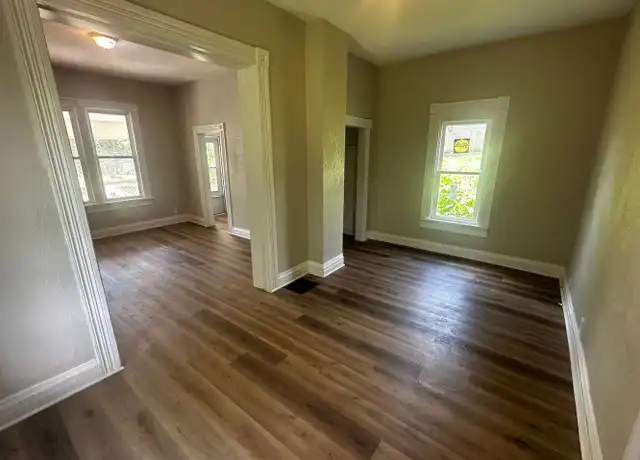 Property at 1413 Ridenbaugh St, Saint Joseph, MO, 64501, 1 bed, 1 bath, [object Object]