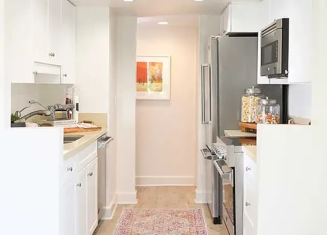 Photo of 200 Promontory Dr W, Newport Beach, CA 92660