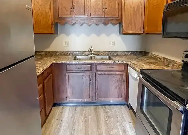Property at District on Linden - 920 N Linden St, Muncie, IN, 47303, 0-2 beds, 1-1.5 bath, [object Object]