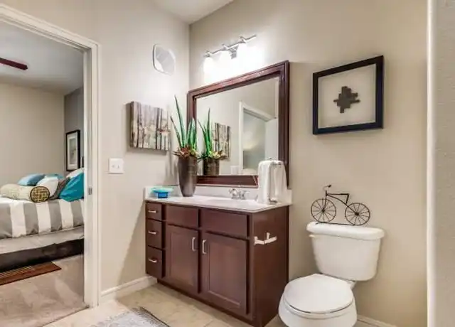 Property at 520 Samuels Ave Unit 2015, Fort Worth, TX, 76102, 2 beds, 2 baths, [object Object]