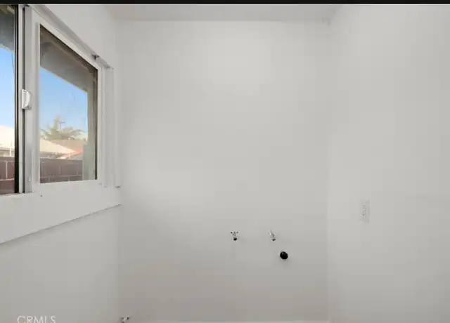 Property at 1315 W Exposition Blvd Unit Left Unit, Los Angeles, CA, 90018, 2 beds, 1 bath, [object Object]
