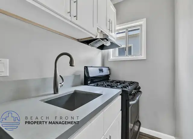 Property at Naples Isle Apartments - 5441 E 2nd St, Long Beach, CA, 90803, 0 beds, 1 bath, [object Object]