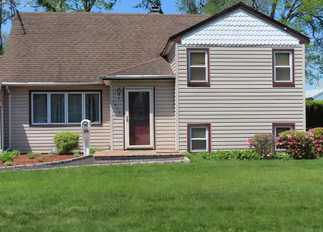 Property at 1436 Peters Blvd, Bay Shore, NY, 11706, 3 beds, 2 baths, [object Object]