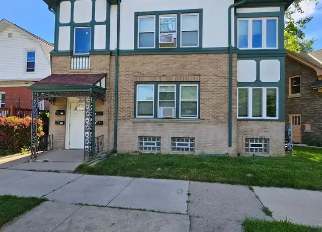 Property at 1302 Quincy Ave Unit 4, Racine, WI, 53405, 3 beds, 1 bath, [object Object]