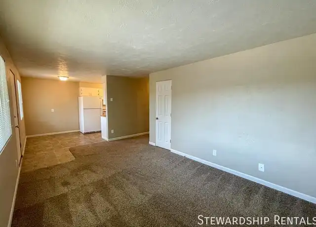 Property at 1939 Agate Aly Unit 4, Eugene, OR, 97403, 1 bed, 1 bath, [object Object]