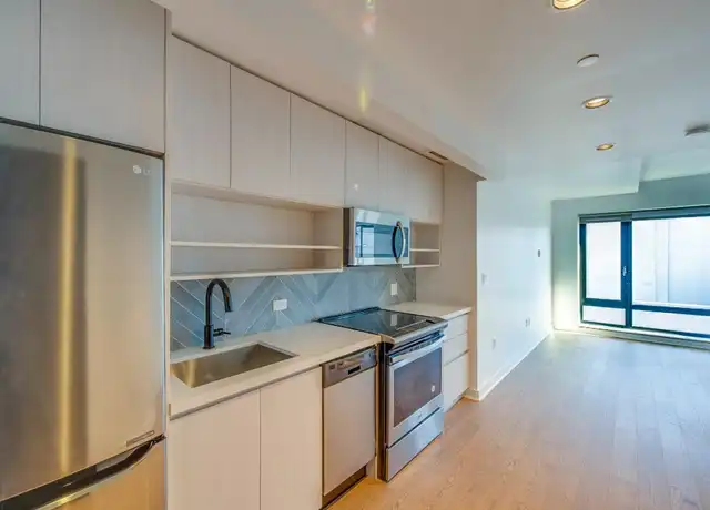 Property at 34-22 35th St Unit 6B, Queens, NY, 11106, 2 beds, 2 baths, [object Object]