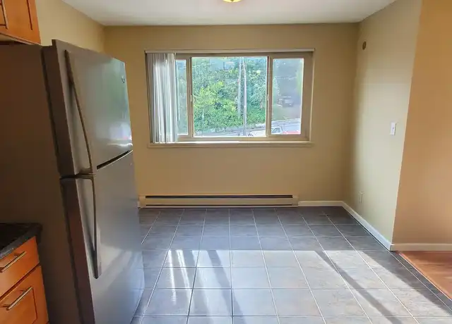 Property at Sunwood Apartments - 320 SW 160th St, Burien, WA, 98166, 2 beds, 1 bath, [object Object]