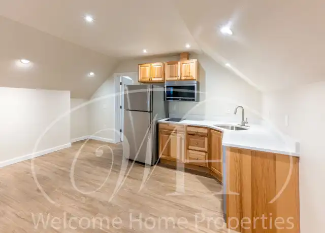 Property at 108 SE 6th St #2, College Place, WA, 99324, 1 bed, 1 bath, [object Object]