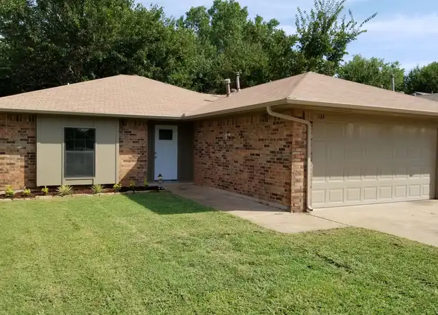 Property at 133 Brad St, Edmond, OK, 73003, 3 beds, 2 baths, [object Object]