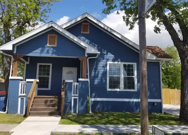 Property at 407 S Main St, Taylor, TX, 76574, 3 beds, 2 baths, [object Object]
