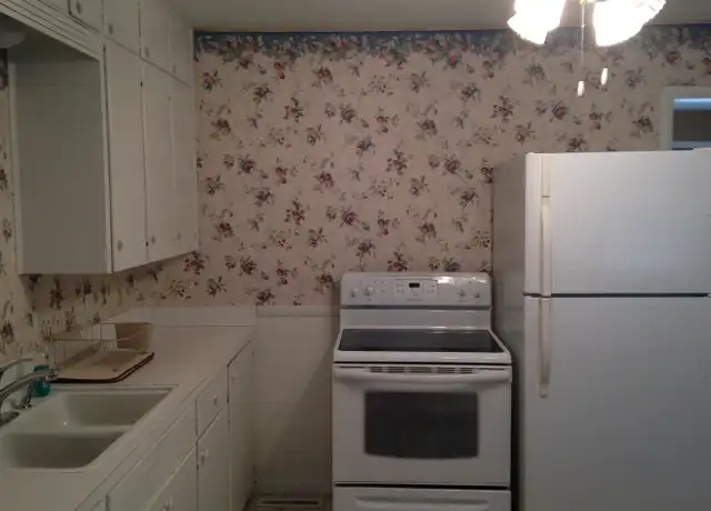 Property at 418 State St, El Dorado, KS, 67042, 2 beds, 1 bath, [object Object]