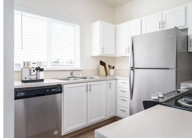 Property at Sunnyview Townhomes - 3910-3930 Sunnyview Rd NE, Salem, OR, 97305, 3 beds, 2.5 baths, [object Object]
