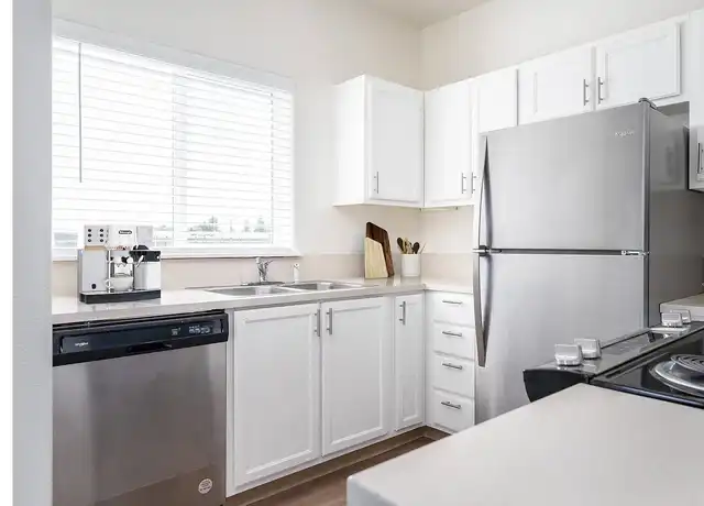 Property at Sunnyview Townhomes - 3910-3930 Sunnyview Rd NE, Salem, OR, 97305, 3 beds, 2.5 baths, [object Object]
