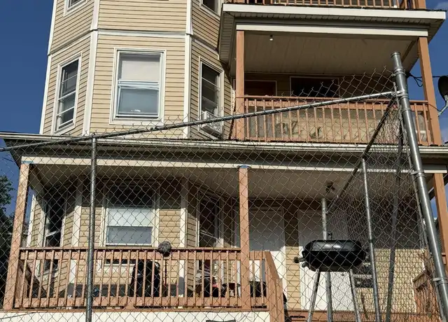 Property at 83 Southview St, Waterbury, CT, 06706, 3 beds, 1 bath, [object Object]