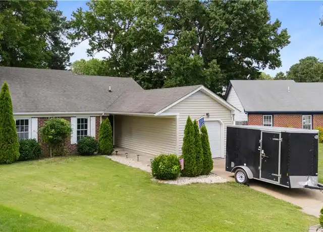 Property at 609 Maxwood Ct, Virginia Beach, VA, 23462, 4 beds, 2 baths, [object Object]