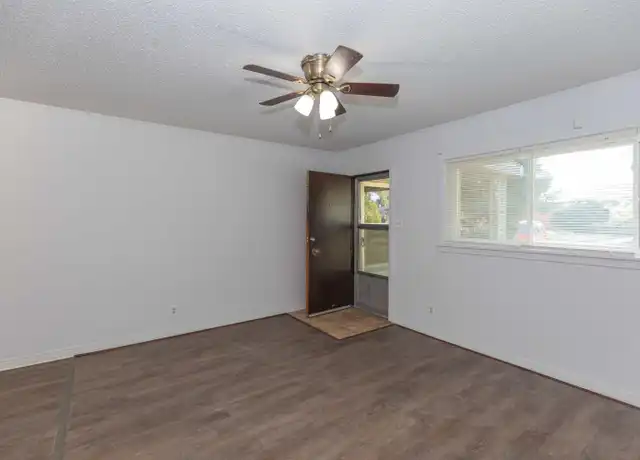 Property at 1600 SW 35th Ave Unit B, Amarillo, TX, 79109, 2 beds, 1 bath, [object Object]