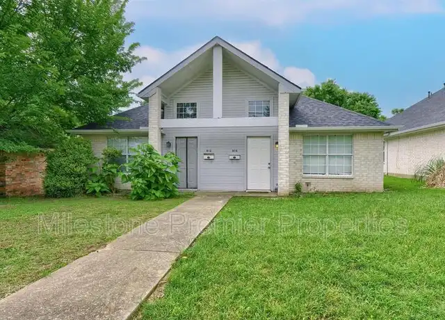 Property at 914 W Houston St Unit 1, Sherman, TX, 75092, 3 beds, 2 baths, [object Object]