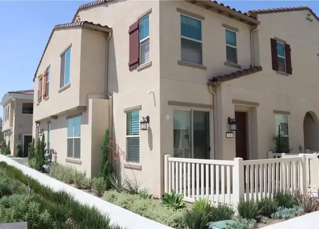 Property at 431 N Beechwood Ave, Rialto, CA, 92376, 3 beds, 2.5 baths, [object Object]