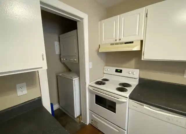 Property at 67 Towne Square Dr, Newport News, VA, 23607, 2 beds, 2.5 baths, [object Object]