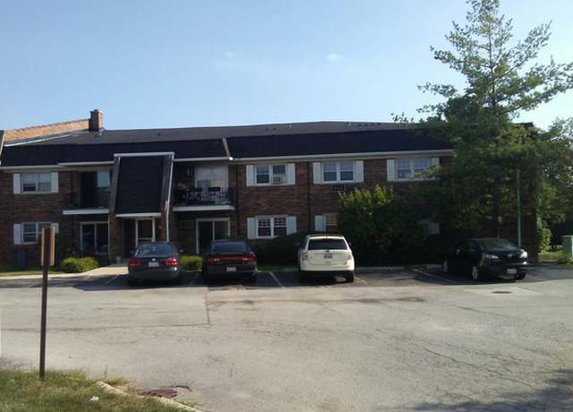 Photo of 2343 Ogden Ave Apt 9, Downers Grove, IL 60515