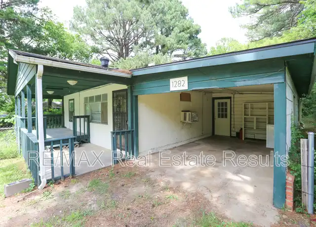 Property at 1282 E Farmers Dr, Fayetteville, AR, 72701, 2 beds, 1 bath, [object Object]