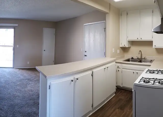 Photo of 645 Lantana St, Camarillo, CA 93010