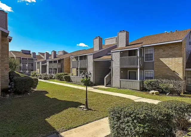 Property at Stoneleigh Apartments - 2626 Thousand Oaks Dr, San Antonio, TX, 78232, 1-2 bed, 1-2 bath, [object Object]