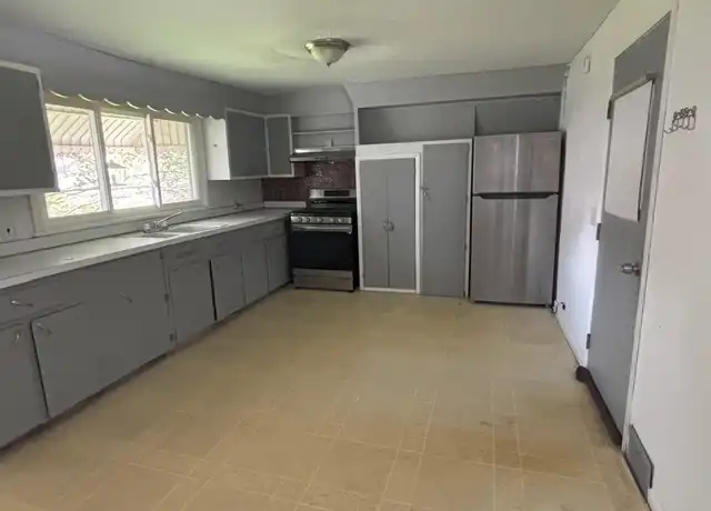 Property at 250 Jordan Ave, Rochester, NY, 14606, 3 beds, 1 bath, [object Object]