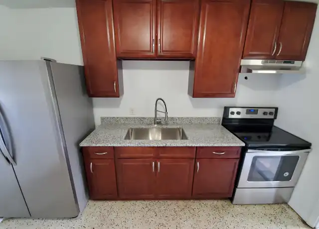 Property at 2766 Seneca Ave, Fort Pierce, FL, 34946, 2 beds, 1 bath, [object Object]