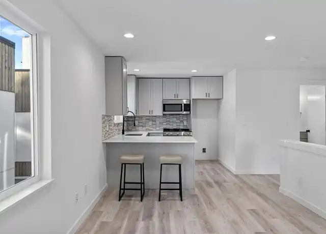 Property at 911 Hiawatha Pl S Unit C, Seattle, WA, 98144, 2 beds, 1 bath, [object Object]