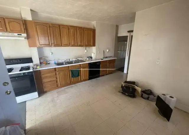Property at 25 Cushing St, Waltham, MA, 02453, 1 bed, 1 bath, [object Object]