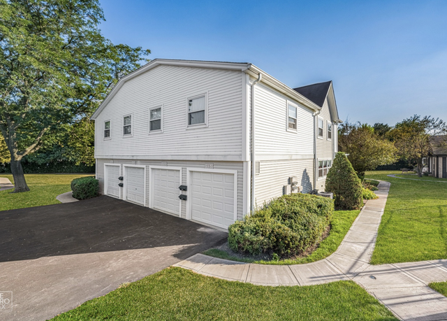 Photo of 746 Inverrary Ln, Deerfield, IL 60015