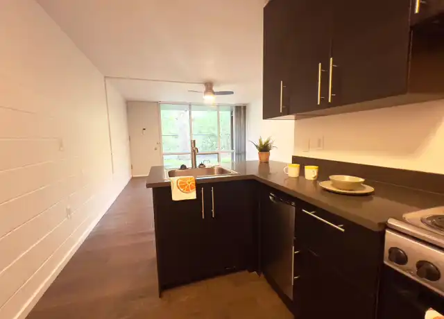 Property at 4916 SW 56th Ave Unit 204, Portland, OR, 97221, 1 bed, 1 bath, [object Object]