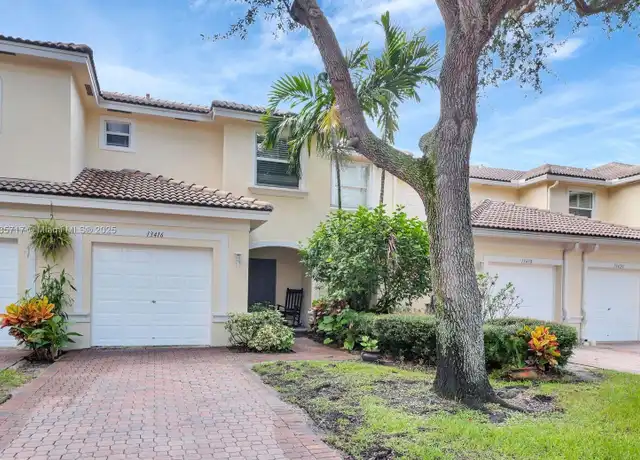 Property at 13416 Georgian Ct, Wellington, FL, 33414, 2 beds, 2.5 baths, [object Object]