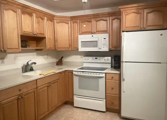 Property at 354 Burgundy H, Delray Beach, FL, 33484, 1 bed, 1.5 baths, [object Object]