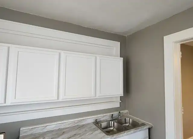 Property at 606 W 4th St, Marion, IN, 46952, 1 bed, 1 bath, [object Object]