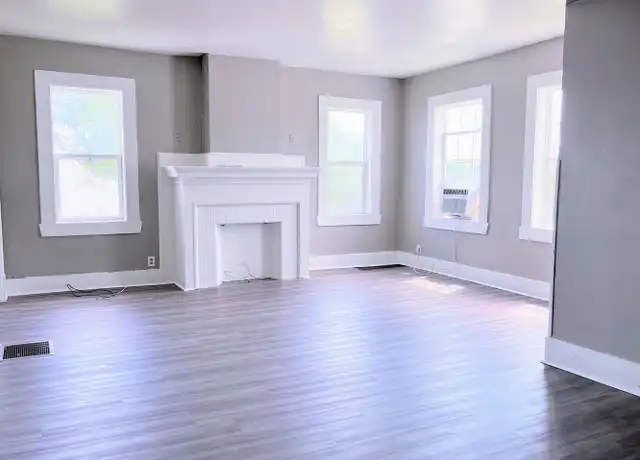 Property at 606 W 4th St, Marion, IN, 46952, 1 bed, 1 bath, [object Object]