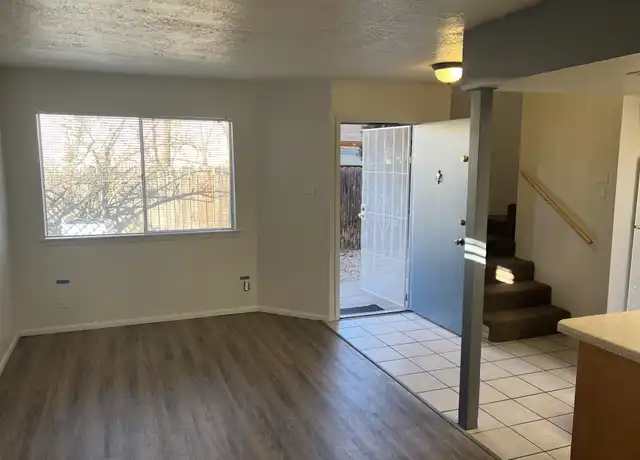 Property at 305 Valencia Dr SE Unit 2B, Albuquerque, NM, 87108, 2 beds, 1 bath, [object Object]