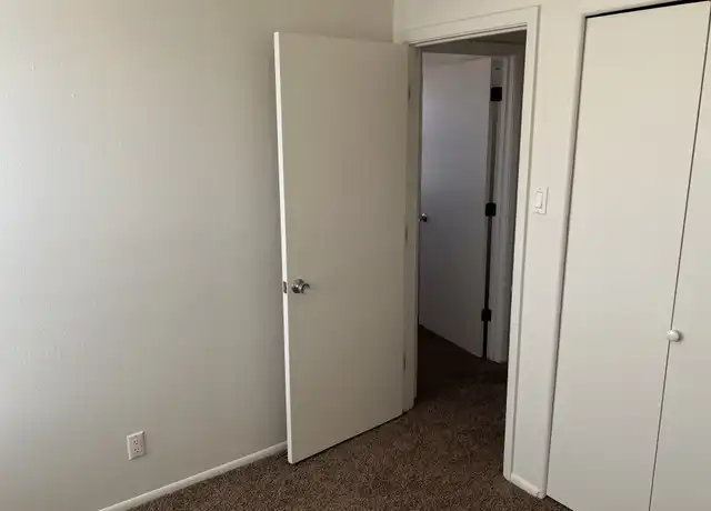 Property at 305 Valencia Dr SE Unit 2B, Albuquerque, NM, 87108, 2 beds, 1 bath, [object Object]