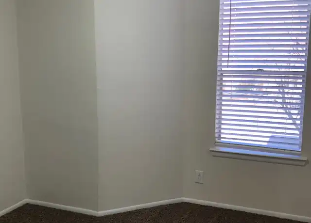 Property at 305 Valencia Dr SE Unit 2B, Albuquerque, NM, 87108, 2 beds, 1 bath, [object Object]