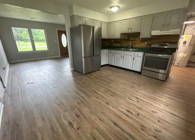 Property at 9705 Turnpike View Dr, Louisville, KY, 40229, 3 beds, 1 bath, [object Object]