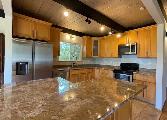 Property at 6090 N Arlington Blvd, San Pablo, CA, 94806, 3 beds, 3 baths, [object Object]