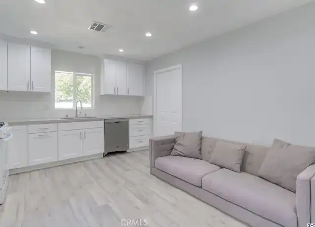 Property at 8536 Owensmouth Ave, Canoga Park, CA, 91304, 1 bed, 2 baths, [object Object]