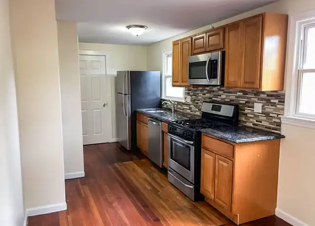 Property at 252 Goffe Ter Unit 3, New Haven, CT, 06511, 3 beds, 1 bath, [object Object]