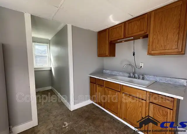 Property at 100 Gilbert Ave Unit 3, Terre Haute, IN, 47807, 2 beds, 1 bath, [object Object]