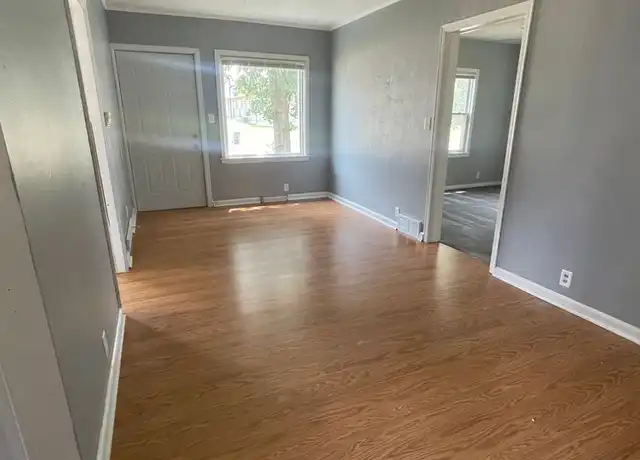 Property at 1425 E Ridgeway Ave, Waterloo, IA, 50702, 2 beds, 1 bath, [object Object]
