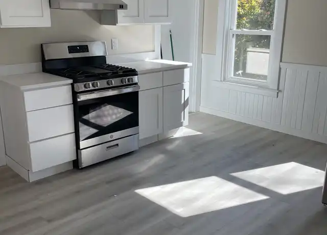 Property at 44 E Main St Unit 2, Brockton, MA, 02301, 3 beds, 1 bath, [object Object]