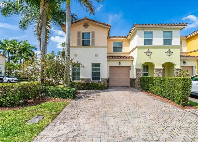 Property at 5221 SW 78th Ter, Davie, FL, 33328, 3 beds, 3 baths, [object Object]