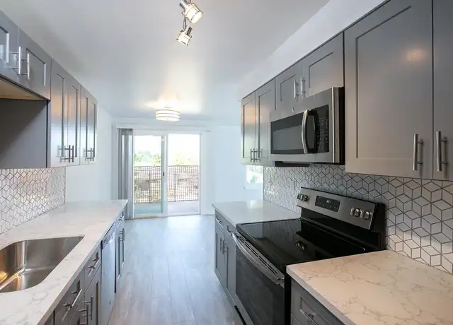 Property at 4321 SW Genesee St Unit 6, Seattle, WA, 98116, 1 bed, 1 bath, [object Object]